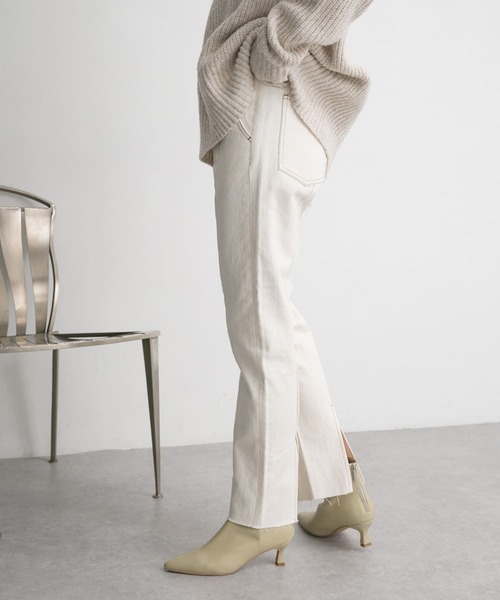 KBF(ケイビーエフ)の「BACKスリットデニム(デニムパンツ・レディース・ライトブルー/ノンウォッシュ/ナチュラル・34/36/38)」の19枚目の写真