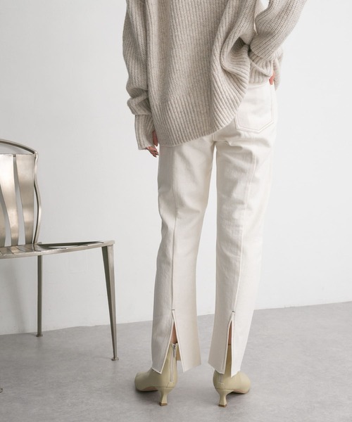 KBF(ケイビーエフ)の「BACKスリットデニム(デニムパンツ・レディース・ライトブルー/ノンウォッシュ/ナチュラル・34/36/38)」の21枚目の写真