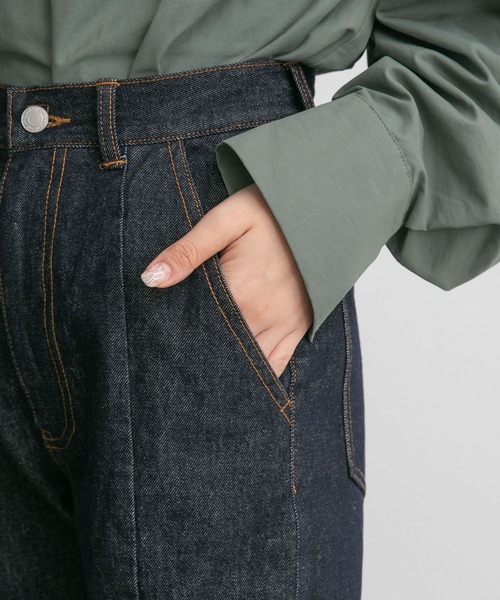 KBF(ケイビーエフ)の「BACKスリットデニム(デニムパンツ・レディース・ライトブルー/ノンウォッシュ/ナチュラル・34/36/38)」の7枚目の写真