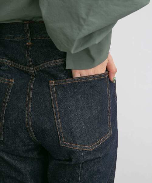 KBF(ケイビーエフ)の「BACKスリットデニム(デニムパンツ・レディース・ライトブルー/ノンウォッシュ/ナチュラル・34/36/38)」の10枚目の写真