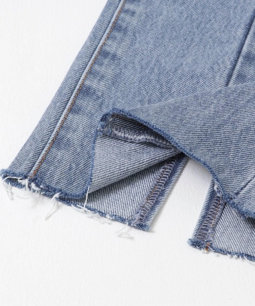 KBF(ケイビーエフ)の「BACKスリットデニム(デニムパンツ・レディース・ライトブルー/ノンウォッシュ/ナチュラル・34/36/38)」の17枚目の写真