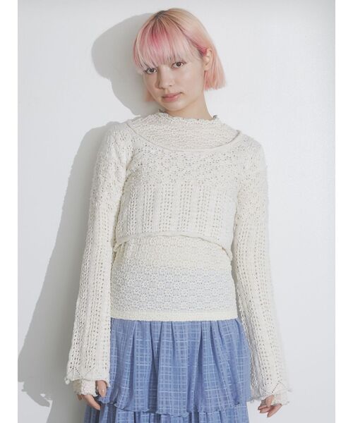 merry jenny（メリージェニー）の「crochetフレアスリーブニットtops