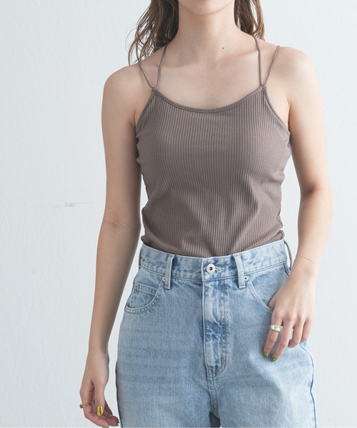 COLONY 2139(コロニートゥーワンスリーナイン)の「カップ付きリブバッククロスキャミソール(キャミソール・レディース・モカ/ブラック/アイボリー・SMALL/LARGE/MEDIUM)」の4枚目の写真