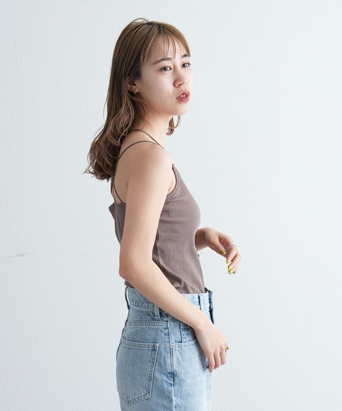 COLONY 2139(コロニートゥーワンスリーナイン)の「カップ付きリブバッククロスキャミソール(キャミソール・レディース・モカ/ブラック/アイボリー・SMALL/LARGE/MEDIUM)」の6枚目の写真