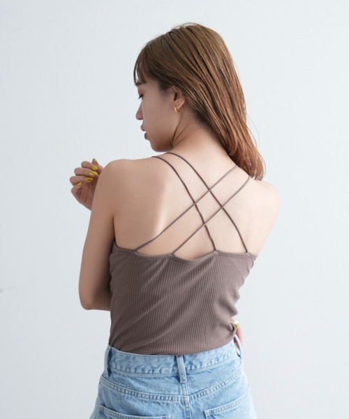 COLONY 2139(コロニートゥーワンスリーナイン)の「カップ付きリブバッククロスキャミソール(キャミソール・レディース・モカ/ブラック/アイボリー・SMALL/LARGE/MEDIUM)」の8枚目の写真