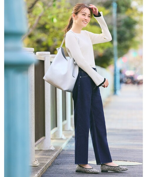 OPAQUE.CLIP（オペークドットクリップ）の「◆コットン混デニム ストレートカットオフパンツ（デニムパンツ・レディース・ブルー/チャコールグレー/ダークネイビー・38/36）」の3枚目の写真