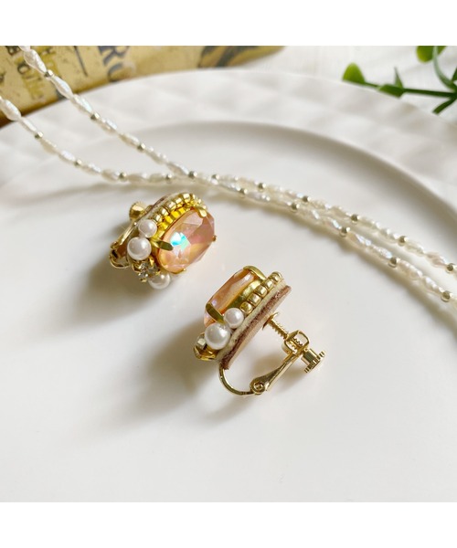 tone(トーン)の「【Hi-na】ビジューとビーズの刺繡アクセサリー イヤリング(MA)(イヤリング・レディース・オレンジ/クリアブラック/クリア/その他/ベージュ・FREE)」の10枚目の写真