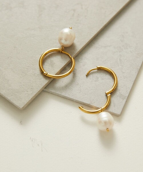 Aresense（アーセンス）の「esne/エスネ バロックパールフープピアス（ピアス（両耳用）・レディース・ゴールド・ﾌﾘ-）」の5枚目の写真