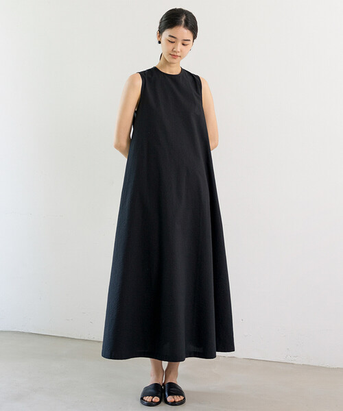 Bshop（ビショップ）の「eunoia | スリーブレスAラインワンピース