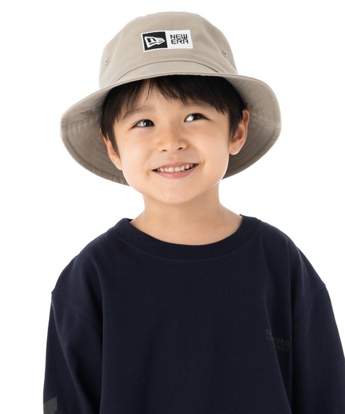 キッズ New Era ブラックバケットハット 首元ネット付き familiar