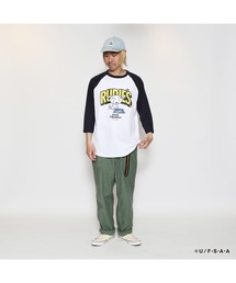 RUDIE'S（ルーディーズ）の「RUDIE'SxCRAYON SHINCHAN TREAT RAGLAN TEE    ルーディーズ クレヨンしんちゃん トリート ラグラン Tシャツ（Tシャツ/カットソー）」