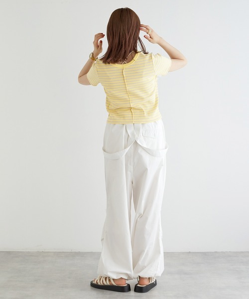 w closet(ダブルクローゼット)の「【前後2WAY】カットアウトリブプルオーバー(Tシャツ/カットソー・レディース・ブラック/オフホワイト/ホワイト×ブラック/イエロー系その他・FREE)」の22枚目の写真