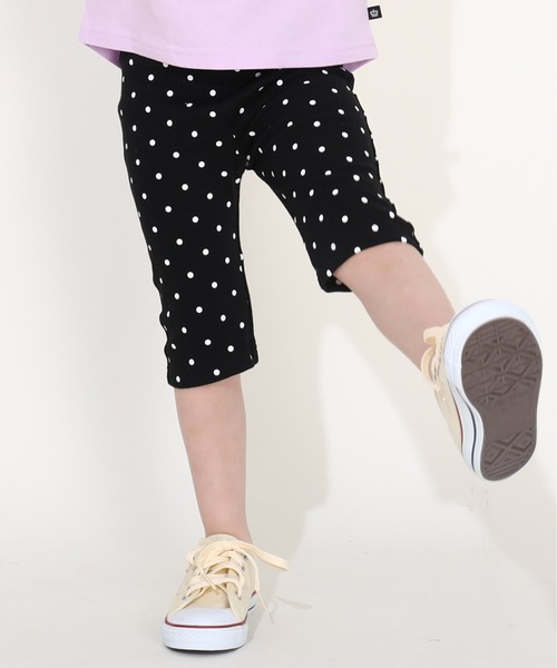 BABYDOLL（ベビードール）の「通販限定カラーあり ウルトラストレッチ6分丈ハーフパンツ [総柄] 6520K（その他パンツ・キッズ・ブラック系1/ブラック系その他/オレンジ/ピンク系その他7/ブラック×ホワイト/イエロー×グリーン/スカイブルー系1/チャコールグレー/ブラック系2/ストーン/ネイビー/ベビーピンク/バイオレット/ダークブラウン系/ホワイト/イエロー/ベージュ/オフホワイト/ホワイト系その他2/ホワイト系その他/ベージュ系その他/ゴールド・100cm/120cm/130cm/80ｃｍ/90cm/110cm/140cm/150cm）」の6枚目の写真