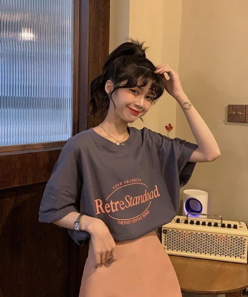 ARCADE(アーケード)の「ビッグシルエット ロゴ Tシャツ 半袖 レトロスタイル -ARCADE Limited Line-(Tシャツ/カットソー・レディース・チャコール/ホワイト/ピンク/チャコールグレー/アイボリー・FREE)」の4枚目の写真