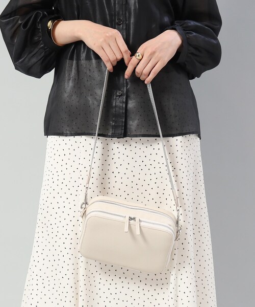 UNTITLED(アンタイトル)の「◆2wayマルチポシェット(ショルダーバッグ・レディース・ブラック/アイボリー/サンドベージュ・99)」の18枚目の写真