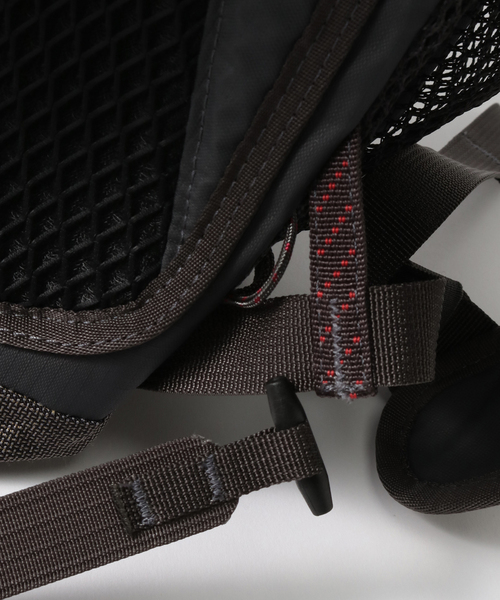 KLATTERMUSEN(クレッタルムーセン)の「【KLATTERMUSEN / クレッタルムーセン】Fjorm 18L(バックパック/リュック・メンズ・ブラック・FREE)」の16枚目の写真