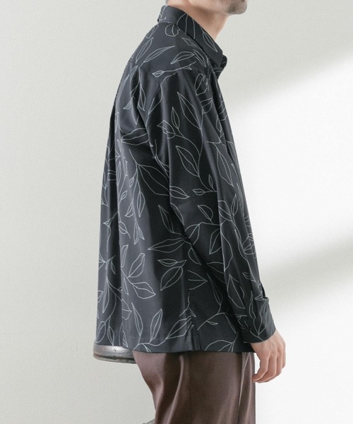 ITEMS URBANRESEARCH(アイテムズ アーバンリサーチ)の「リーフプリント ロングスリーブシャツ(シャツ/ブラウス・メンズ・グリーン/ベージュ/ネイビー・MEDIUM/LARGE)」の8枚目の写真