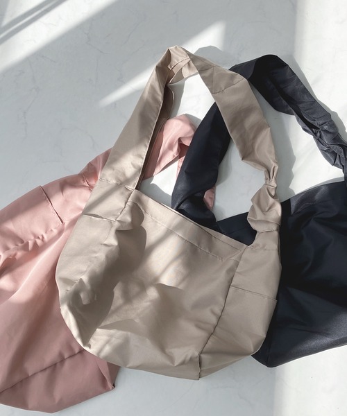 AS KNOW AS plus(アズノゥアズプラス)の「○ノットショルダーバッグ(ショルダーバッグ・レディース・アイボリー/ブラック/ピンク/ベージュ・FREE)」の5枚目の写真