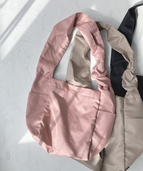 AS KNOW AS plus(アズノゥアズプラス)の「○ノットショルダーバッグ(ショルダーバッグ・レディース・アイボリー/ブラック/ピンク/ベージュ・FREE)」の11枚目の写真