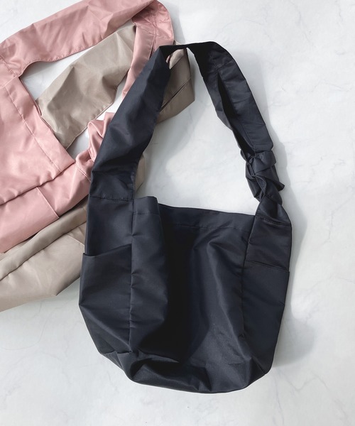 AS KNOW AS plus(アズノゥアズプラス)の「○ノットショルダーバッグ(ショルダーバッグ・レディース・アイボリー/ブラック/ピンク/ベージュ・FREE)」の14枚目の写真