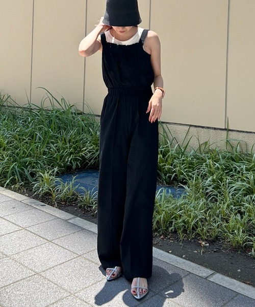 junoah(ジュノア)の「ギャザーデザインサロペット(サロペット/オーバーオール・レディース・チャコール/ナチュラル/ブラック・MEDIUM/LARGE/X-LARGE/SMALL)」の5枚目の写真