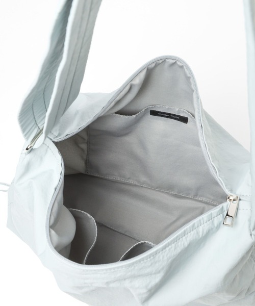 GLOBAL WORK（グローバルワーク）の「撥水軽量変形ショルダー/908118（ショルダーバッグ・レディース・アイボリー/ブラック/ライトブルー/ライトグリーン・FREE）」の16枚目の写真