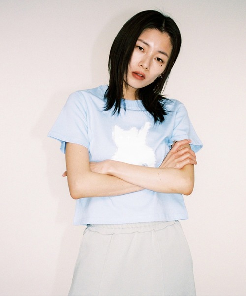 aeae（エーイーエーイー）の「Flashed Cats Eye Crop T-Shirts