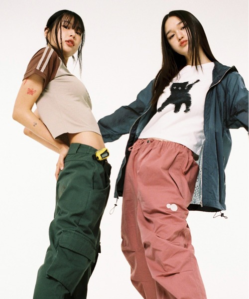 aeae（エーイーエーイー）の「Flashed Cats Eye Crop T-Shirts