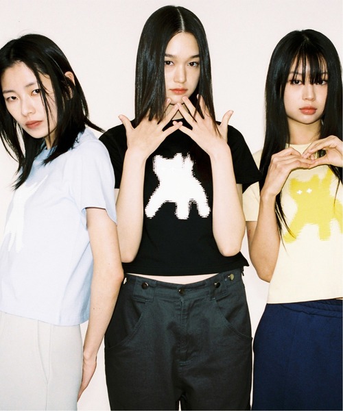 aeae（エーイーエーイー）の「Flashed Cats Eye Crop T-Shirts