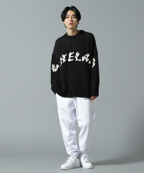 WHITELAND(ホワイトランド)の「【WEB&DEPOT限定】WHITELAND/ホワイトランド/FRONT LOGO CREWNECK KNIT(ニット/セーター・メンズ・ブルー/ブラック/アイボリー・MEDIUM/LARGE)」の5枚目の写真
