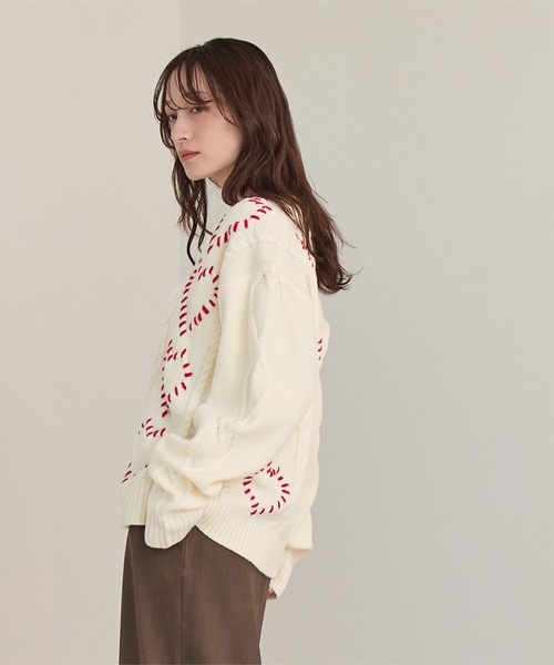 miette（ミエット）の「配色ステッチハートケーブルVネックニット（ニット/セーター・レディース・ブルー/レッド/ブラック/アイボリー・FREE）」の21枚目の写真