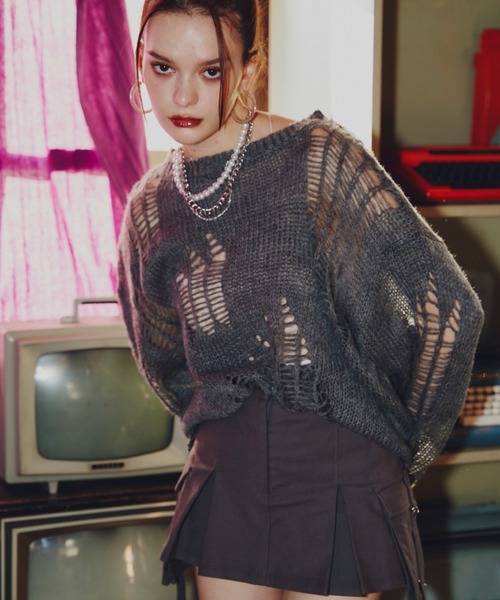 GAB GAB（ガブガブ）の「ダメージオーバーニット（ニット/セーター・レディース・マスタード/アイボリー/チャコールグレー・FREE）」の2枚目の写真