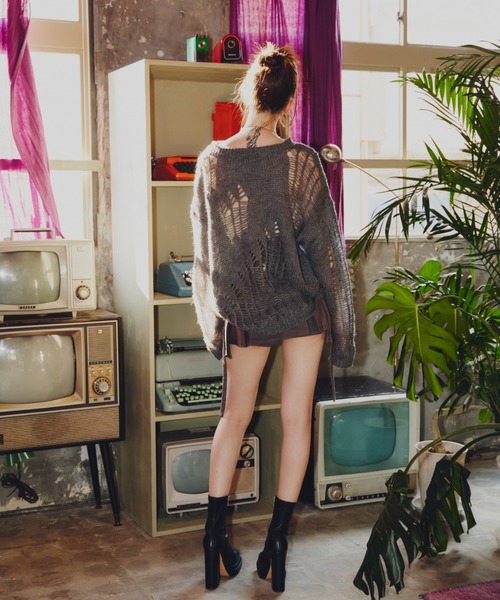 GAB GAB（ガブガブ）の「ダメージオーバーニット（ニット/セーター・レディース・マスタード/アイボリー/チャコールグレー・FREE）」の9枚目の写真