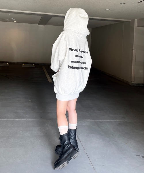 SPIRALGIRL(スパイラルガール)の「バックロゴドルマンパーカーワンピース(パーカー・レディース・ライトグレー/ピンク/ブラック・FREE)」の10枚目の写真