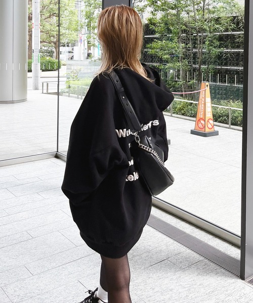 SPIRALGIRL(スパイラルガール)の「バックロゴドルマンパーカーワンピース(パーカー・レディース・ライトグレー/ピンク/ブラック・FREE)」の14枚目の写真