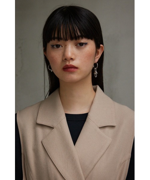AZUL by moussy(アズールバイマウジー)の「ツイストメタルボールフープピアス(ピアス(両耳用)・レディース・シルバー/ゴールド系その他・FREE)」の6枚目の写真