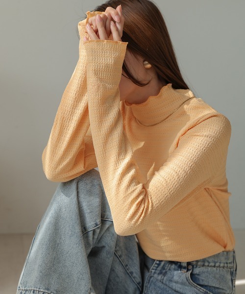 Bab(バブ)の「ハイネック指ぬき刺繍カットソー(Tシャツ/カットソー・レディース・アイボリー/ブラック/オレンジ・FREE)」の21枚目の写真