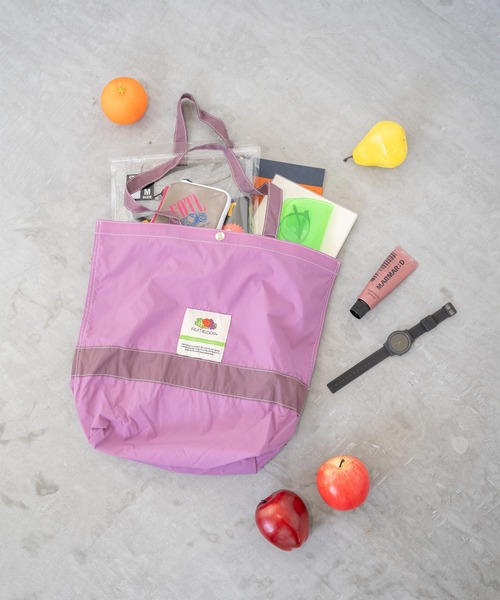FRUIT OF THE LOOM(フルーツオブザルーム)の「NYLON TOTEBAG M / ナイロントートバッグ / カジュアル / デイリー / ジェンダーレス(トートバッグ・メンズ・ブラック/ブルー/アイボリー/レッド/グレー/グリーン/ミント/チャコールグレー/ピンク/ネイビー/杢グレー/オリーブ/カーキ/ブルーグレー/バイオレット・FREE)」の13枚目の写真