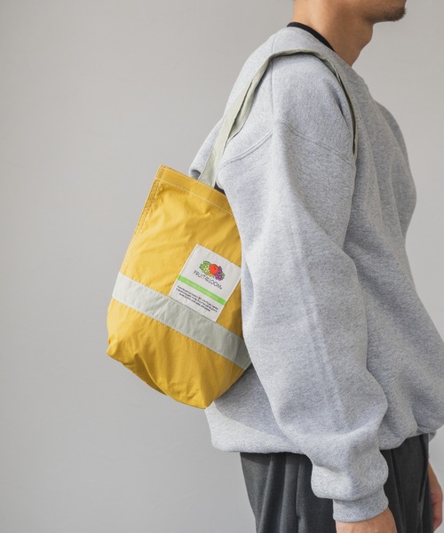 FRUIT OF THE LOOM(フルーツオブザルーム)の「NYLON TOTEBAG M / ナイロントートバッグ / カジュアル / デイリー / ジェンダーレス(トートバッグ・メンズ・ブラック/ブルー/アイボリー/レッド/グレー/グリーン/ミント/チャコールグレー/ピンク/ネイビー/杢グレー/オリーブ/カーキ/ブルーグレー/バイオレット・FREE)」の7枚目の写真