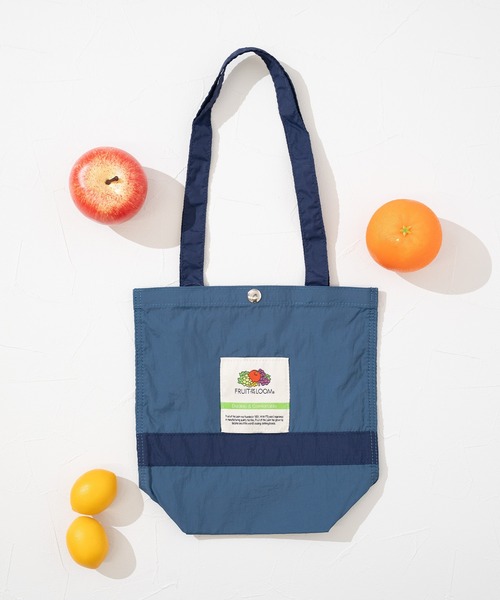 FRUIT OF THE LOOM(フルーツオブザルーム)の「NYLON TOTEBAG M / ナイロントートバッグ / カジュアル / デイリー / ジェンダーレス(トートバッグ・メンズ・ブラック/ブルー/アイボリー/レッド/グレー/グリーン/ミント/チャコールグレー/ピンク/ネイビー/杢グレー/オリーブ/カーキ/ブルーグレー/バイオレット・FREE)」の5枚目の写真