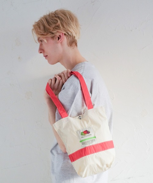 FRUIT OF THE LOOM(フルーツオブザルーム)の「NYLON TOTEBAG M / ナイロントートバッグ / カジュアル / デイリー / ジェンダーレス(トートバッグ・メンズ・ブラック/ブルー/アイボリー/レッド/グレー/グリーン/ミント/チャコールグレー/ピンク/ネイビー/杢グレー/オリーブ/カーキ/ブルーグレー/バイオレット・FREE)」の17枚目の写真