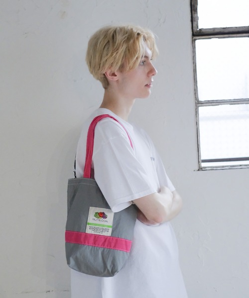 FRUIT OF THE LOOM(フルーツオブザルーム)の「NYLON TOTEBAG M / ナイロントートバッグ / カジュアル / デイリー / ジェンダーレス(トートバッグ・メンズ・ブラック/ブルー/アイボリー/レッド/グレー/グリーン/ミント/チャコールグレー/ピンク/ネイビー/杢グレー/オリーブ/カーキ/ブルーグレー/バイオレット・FREE)」の20枚目の写真