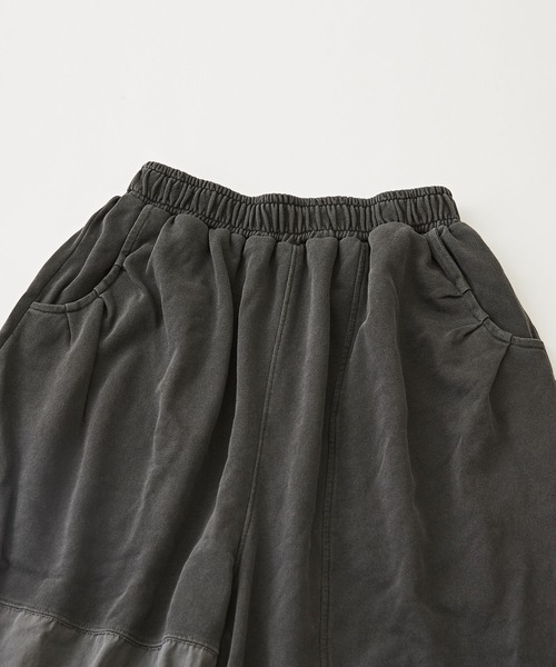 CUBE SUGAR(キューブシュガー)の「WEB限定ピグメント加工スウェットパッチワークパンツ(スウェットパンツ・レディース・パープル/スミクロ/グレイッシュベージュ・M)」の14枚目の写真