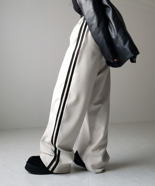 me+em select（ミームセレクト）の「【 ３size／３color 】２WAYドロストサイドラインルーズトラックワイドパンツ（カーゴパンツ・レディース・ダークグレー/ライトグレー/ブラック・LARGE/MEDIUM/SMALL/X-LARGE）」の2枚目の写真