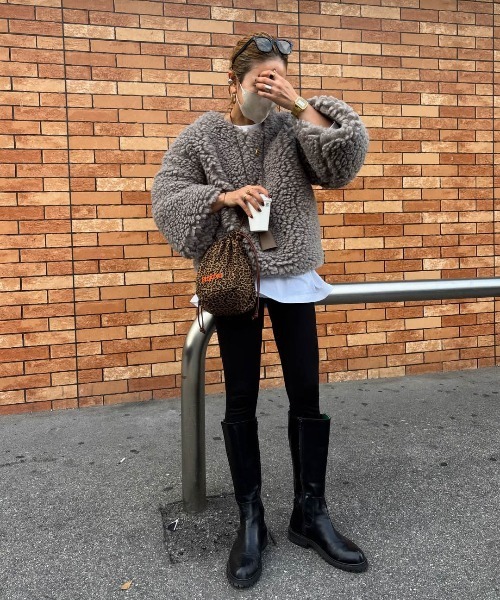 AMELY（エミリー）の「ボアプルオーバー（その他トップス・レディース・ベージュ/ブラック/ブルー/グレー/ブラウン・フリー）」の19枚目の写真