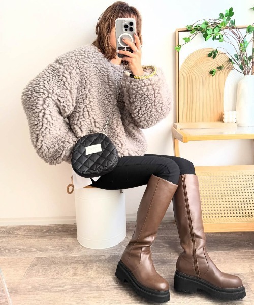 AMELY（エミリー）の「ボアプルオーバー（その他トップス・レディース・ベージュ/ブラック/ブルー/グレー/ブラウン・フリー）」の15枚目の写真