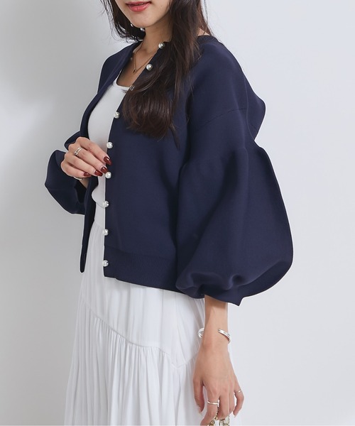 La boutique BonBon（ラブティックボンボン）の「【ZOZO限定カラーあり・再販】パールぽわんとスリーブニットカーディガン（カーディガン/ボレロ・レディース・ホワイト/ライトグレー/ネイビー/サックスブルー/ピンク/ミント/アイボリー/グレイッシュベージュ/ブラック/イエロー・FREE）」の12枚目の写真