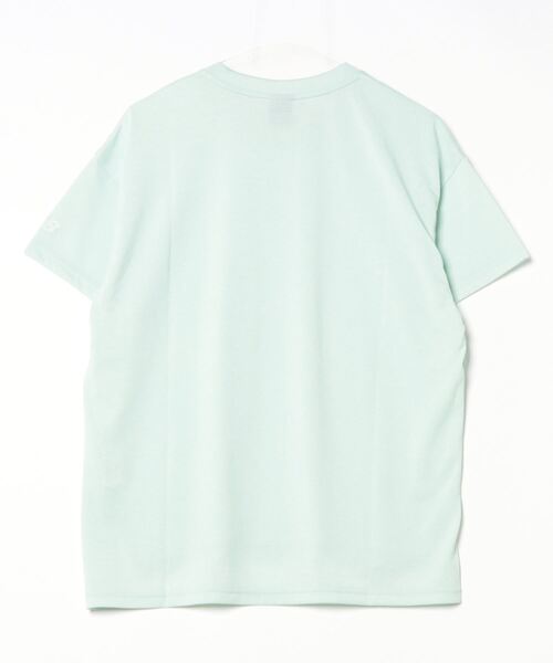 NEW BALANCE（ニューバランス）の「【別注】ニューバランス New Balance THE CITY サイドスリットTシャツ 限定コラボ（Tシャツ/カットソー・レディース・グリーン/ホワイト/ブラック・S/M/L/XL）」の4枚目の写真