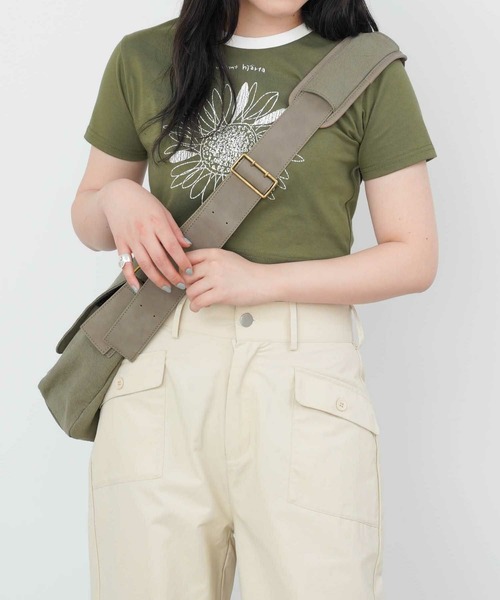 mimi toujours（ミミトゥジュール）の「アームカバー付き ミニTシャツ mimi toujours×emuemu（Tシャツ/カットソー・レディース・カーキ/オフホワイト・M）」の2枚目の写真