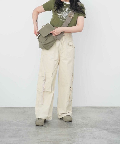 mimi toujours（ミミトゥジュール）の「アームカバー付き ミニTシャツ mimi toujours×emuemu（Tシャツ/カットソー・レディース・カーキ/オフホワイト・M）」の6枚目の写真